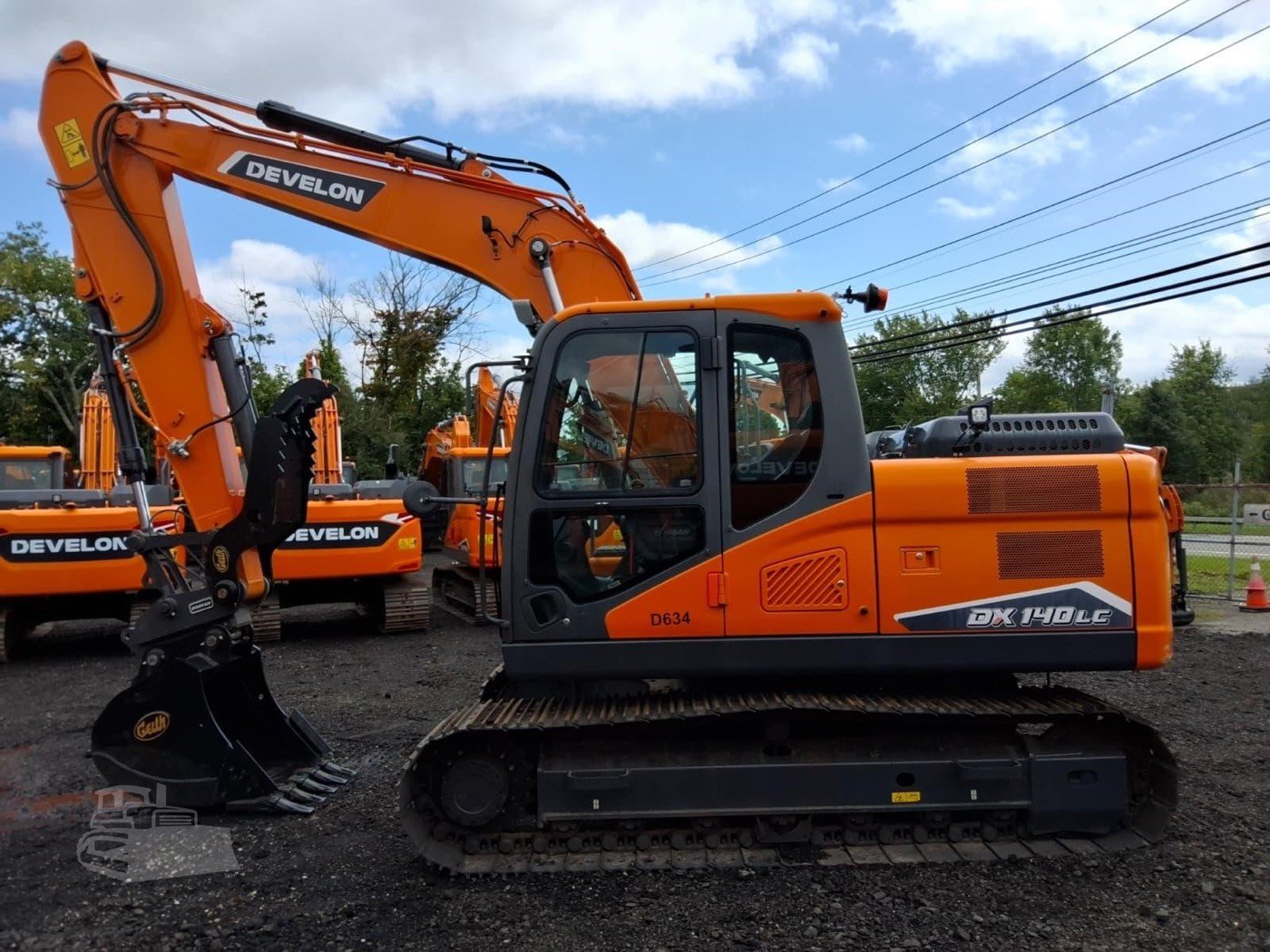New DEVELON DX140LC-7 Tracked Excavator