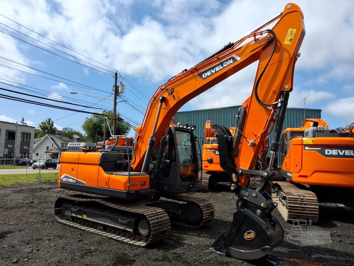 New DEVELON DX140LC-7 Tracked Excavator gallery view 3