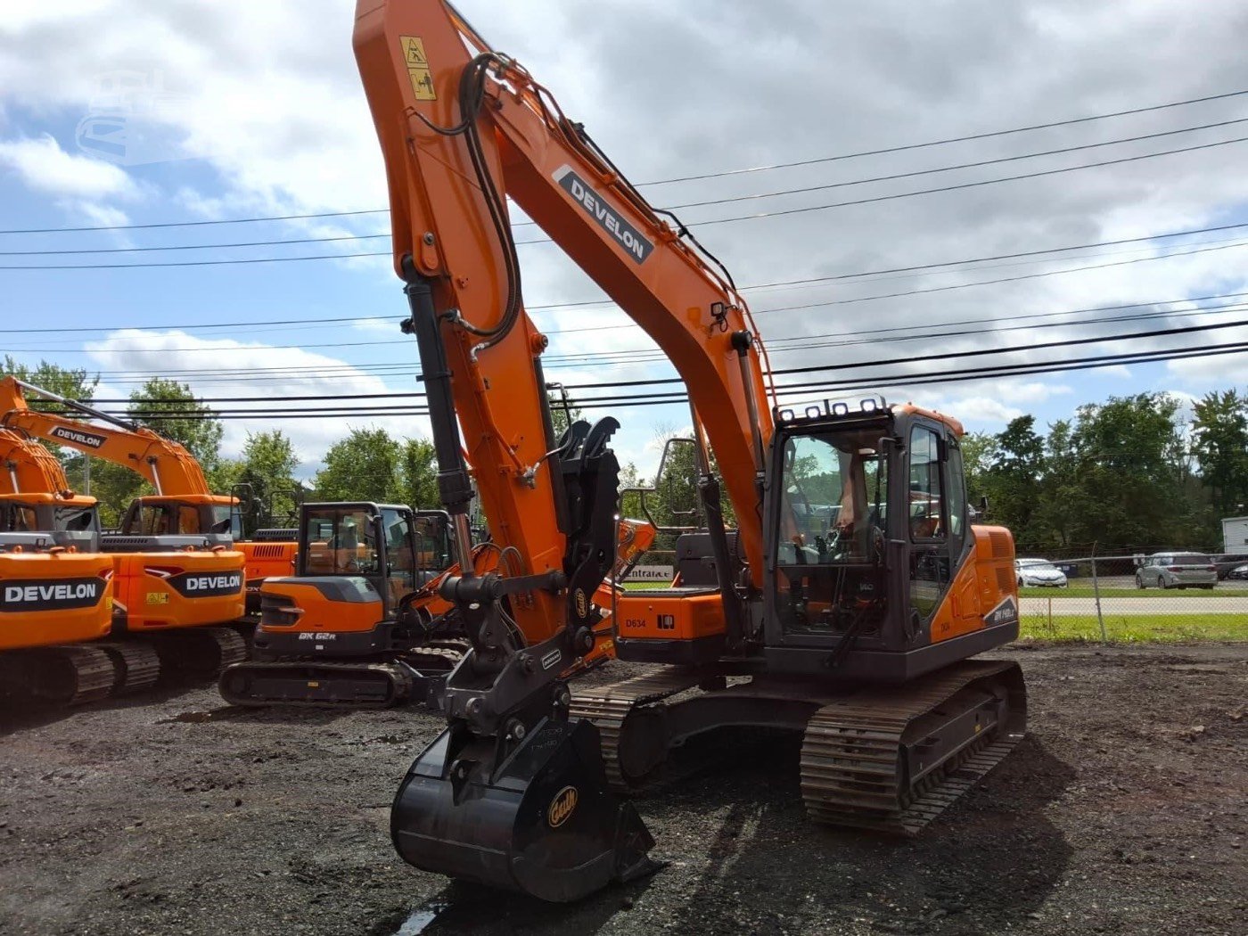 New DEVELON DX140LC-7 Tracked Excavator gallery view 4