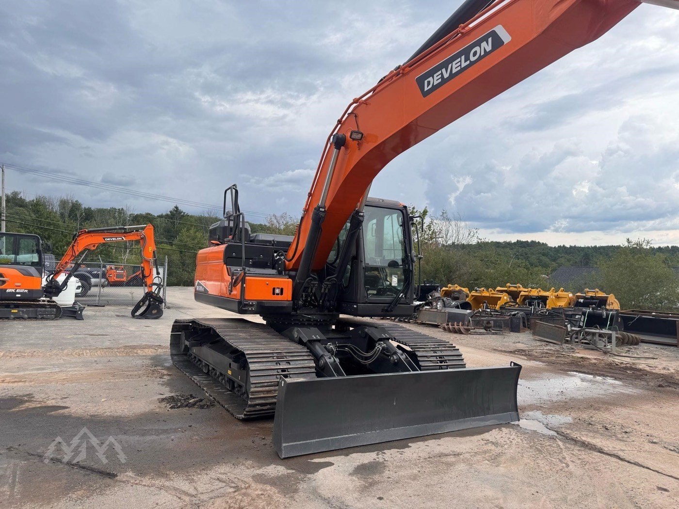New DEVELON DX225LC-7 Tracked Excavator gallery view 8
