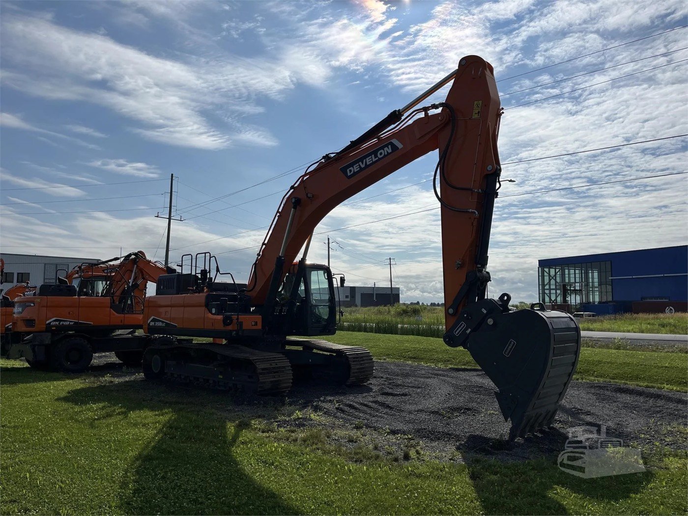 New DEVELON DX350LC-7 Tracked Excavator gallery view 5