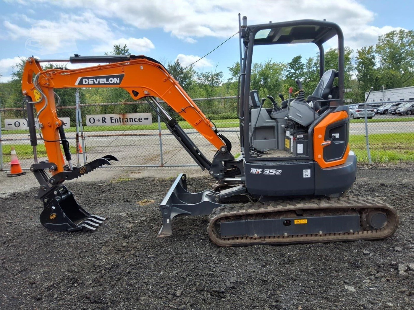 New DEVELON DX35Z-7 Mini Excavator