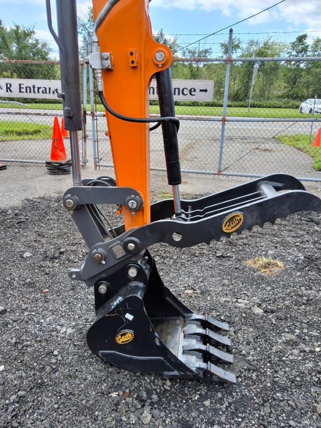 New DEVELON DX35Z-7 Mini Excavator gallery view 6