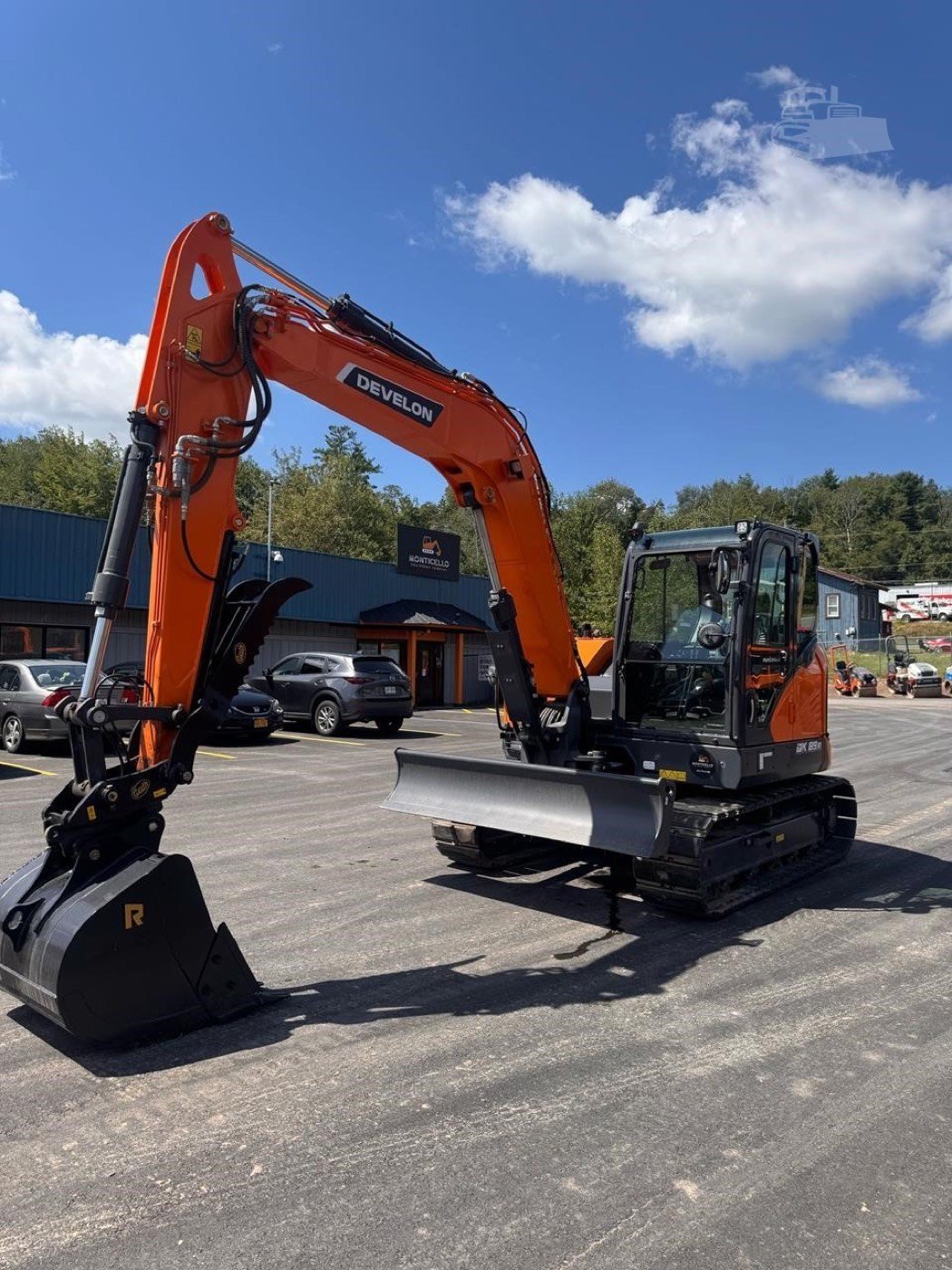 New DEVELON DX89R-7 Compact Excavator gallery view 2
