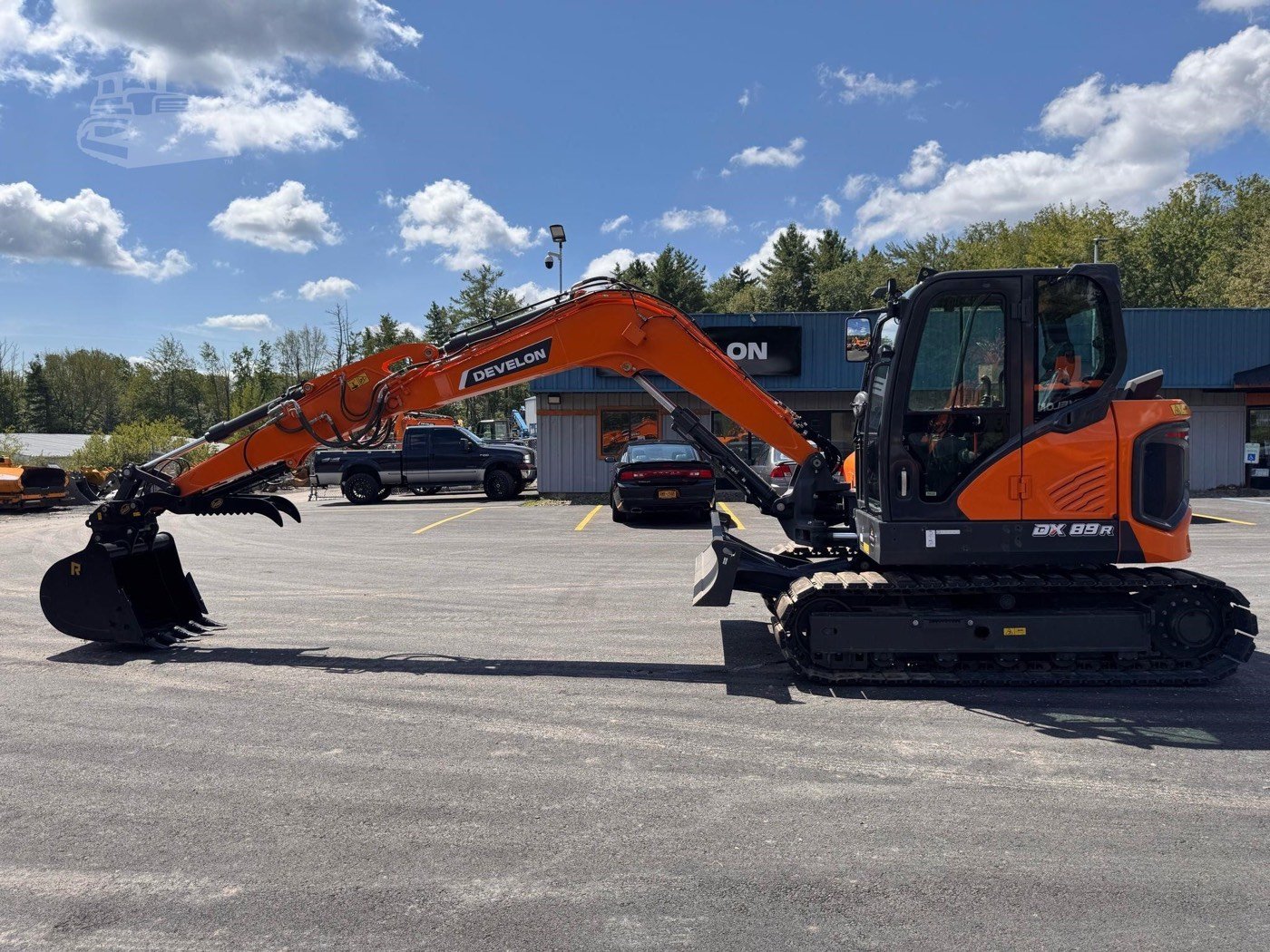 New DEVELON DX89R-7 Compact Excavator gallery view 4