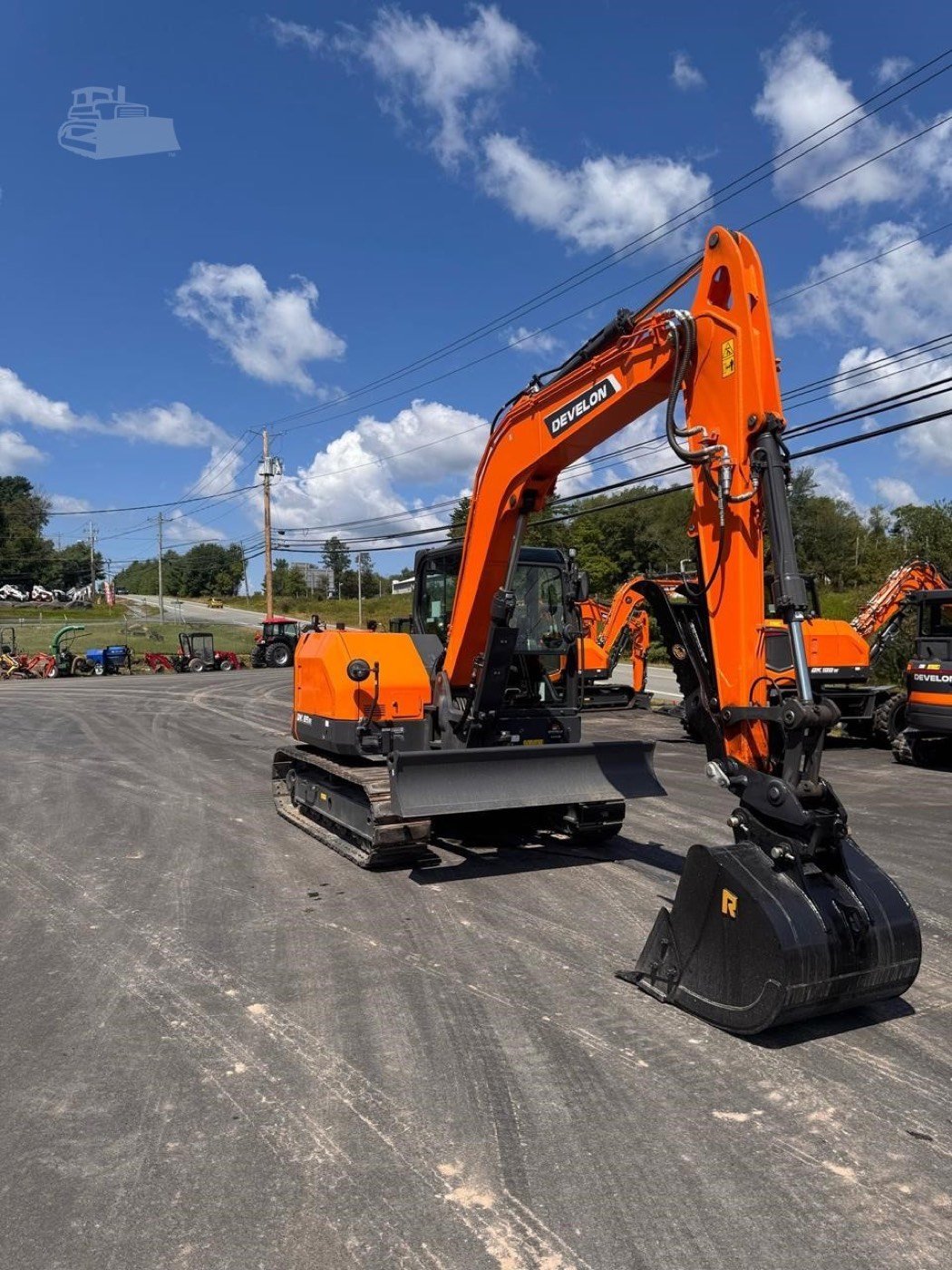New DEVELON DX89R-7 Compact Excavator gallery view 6