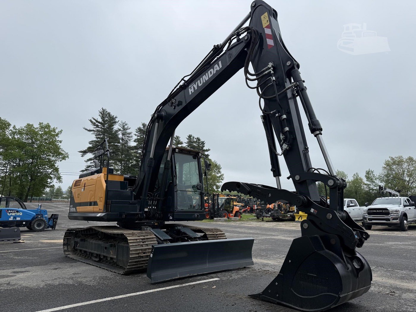 New Hyundai HX140AL Tracked Excavator gallery view 4