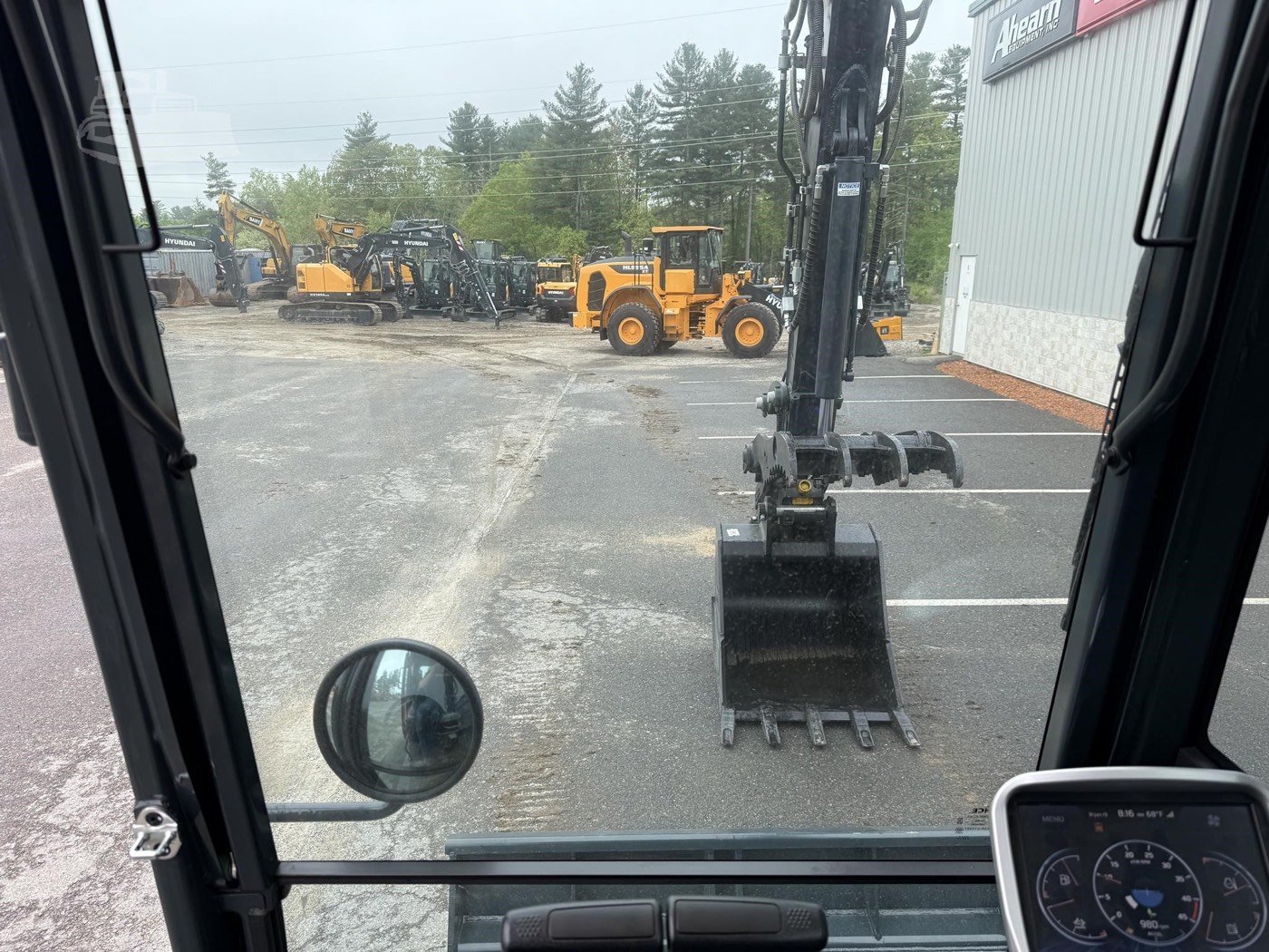 New Hyundai HX140AL Tracked Excavator gallery view 7