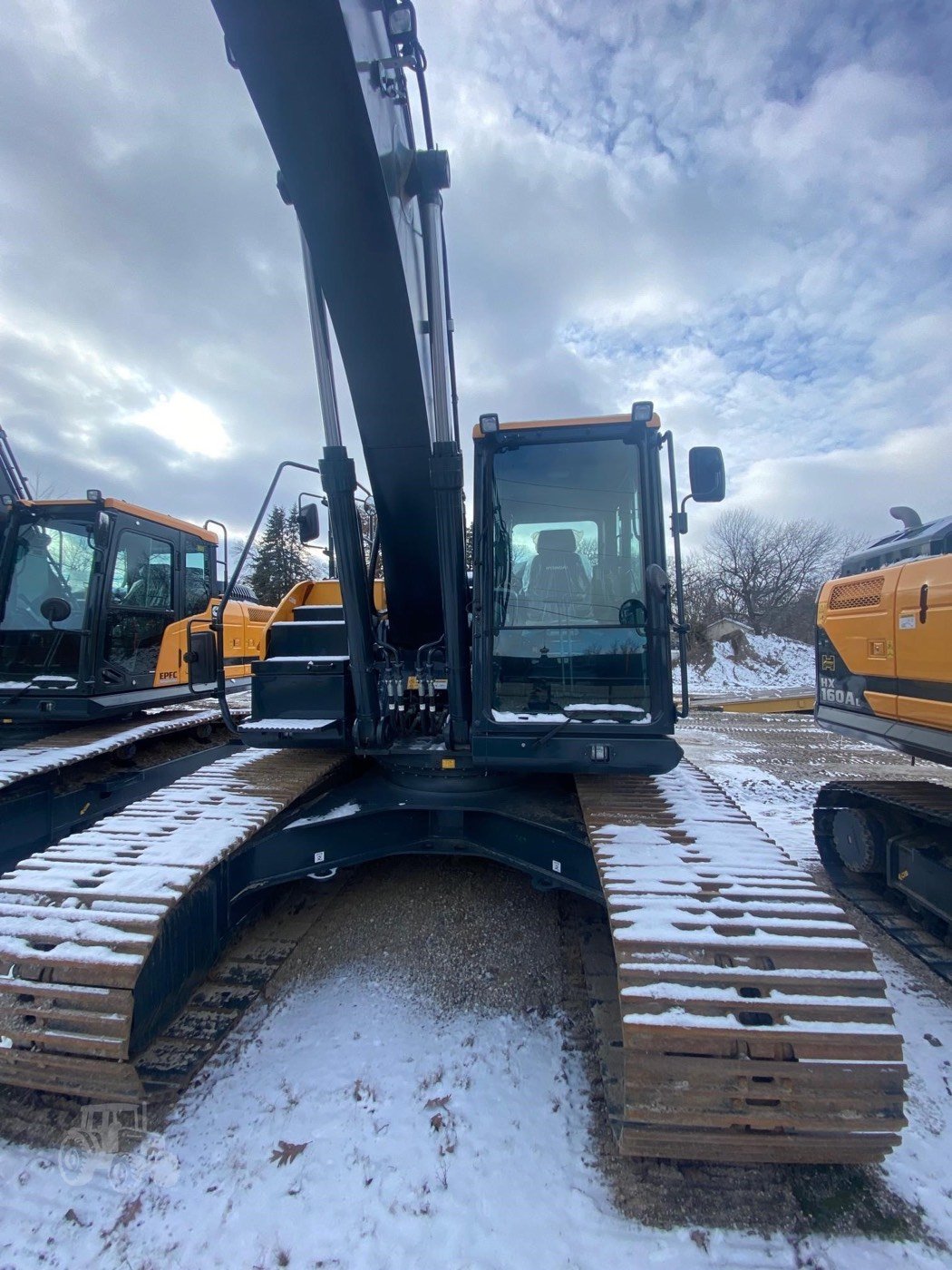 New Hyundai HX210AL Tracked Excavator gallery view 4