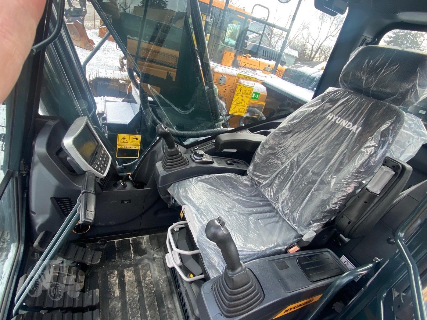New Hyundai HX210AL Tracked Excavator gallery view 6