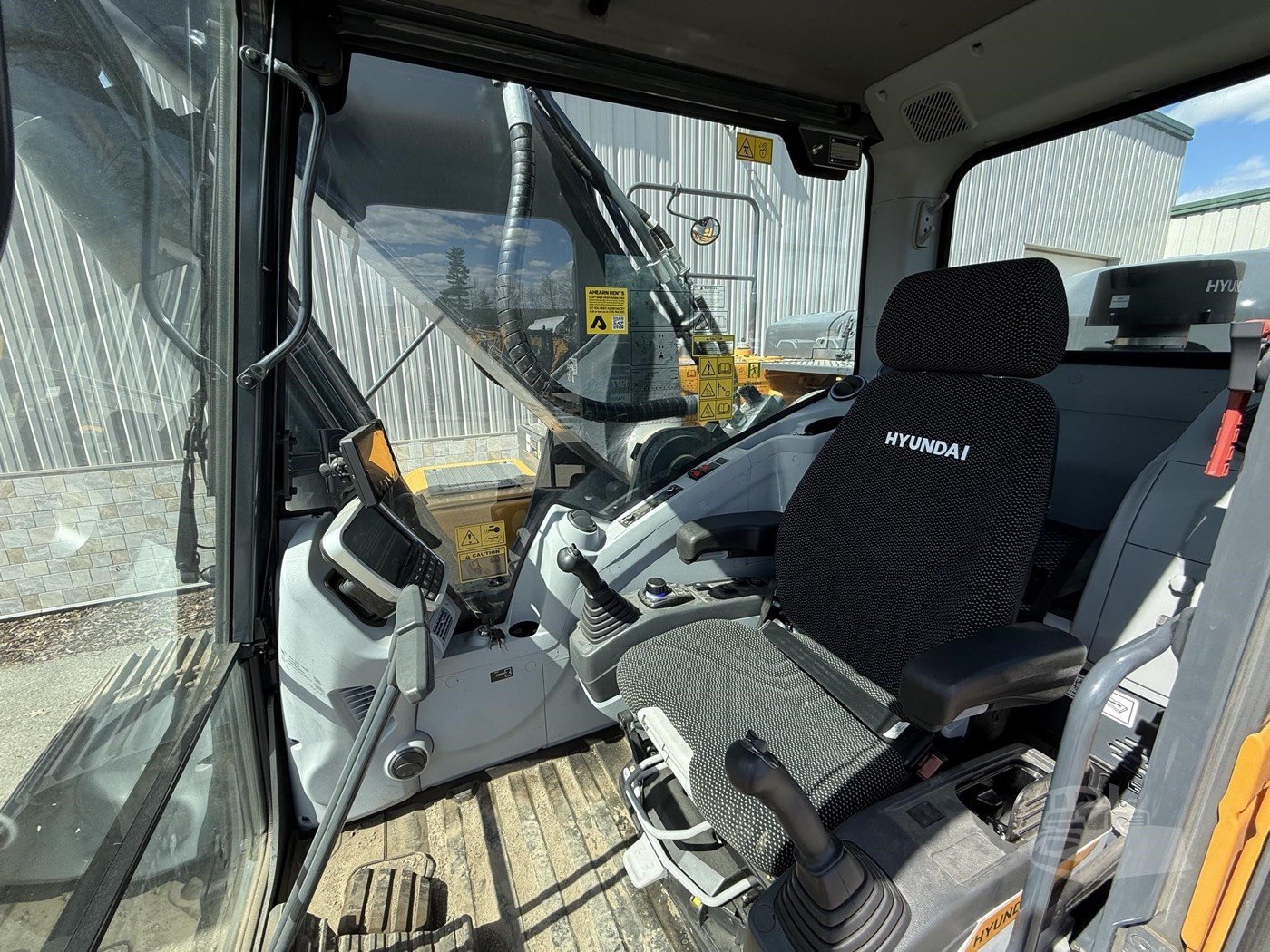 New Hyundai HX300AL Tracked Excavator gallery view 6