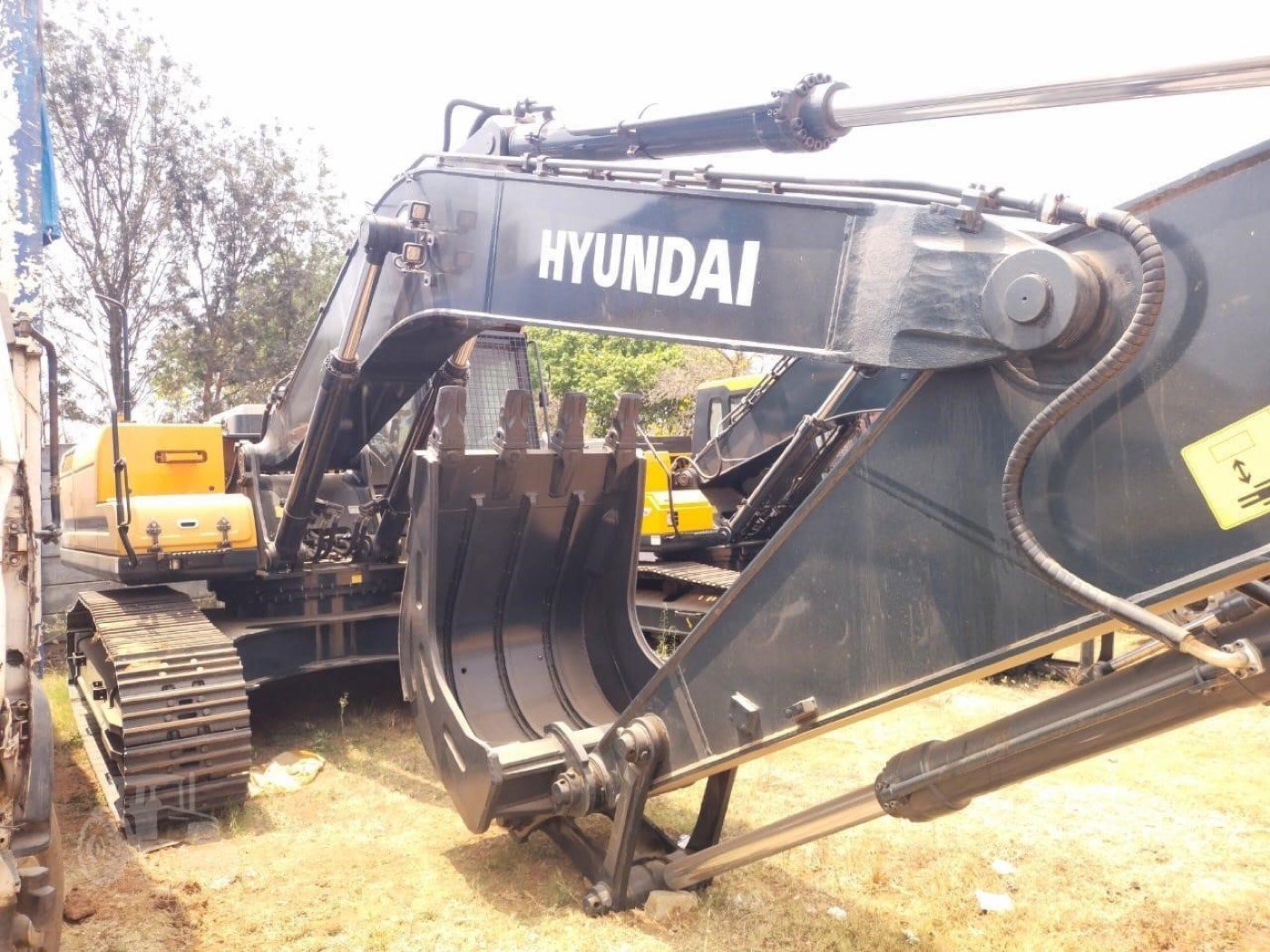 New Hyundai HX380L Tracked Excavator gallery view 5