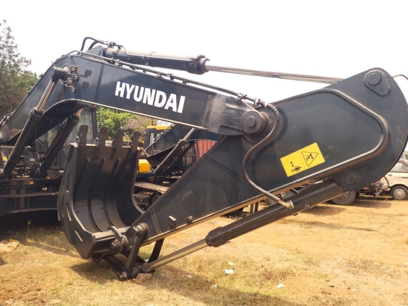 New Hyundai HX380L Tracked Excavator gallery view 7