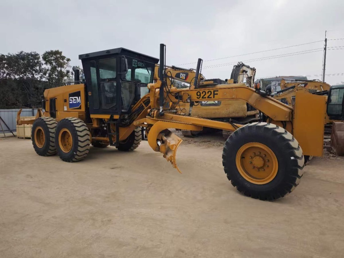 New SEM 922F Motor Grader