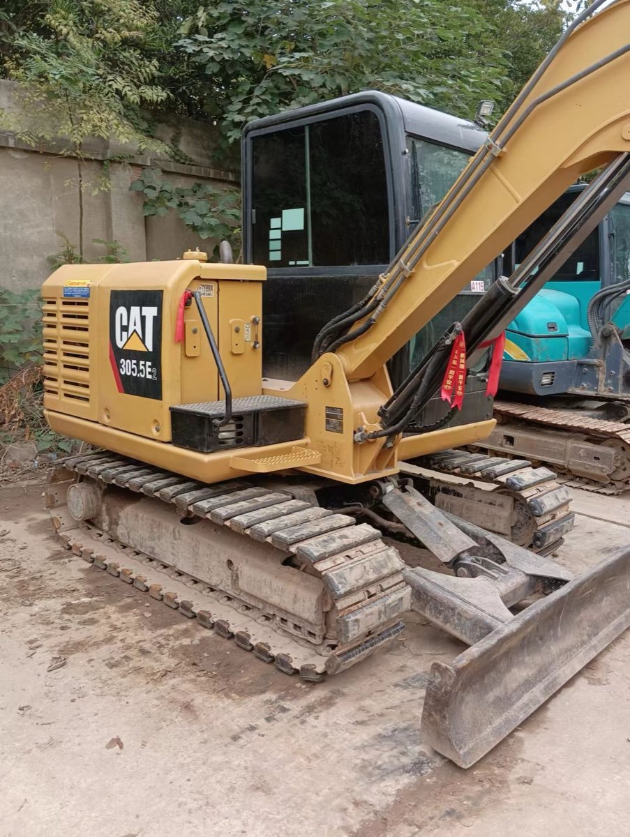 Used Caterpillar CAT 305 Tracked Excavator photo 2