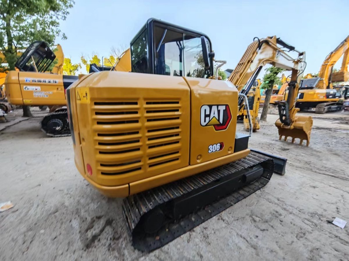 Used Caterpillar CAT 306E2-tracked-excavator photo 3