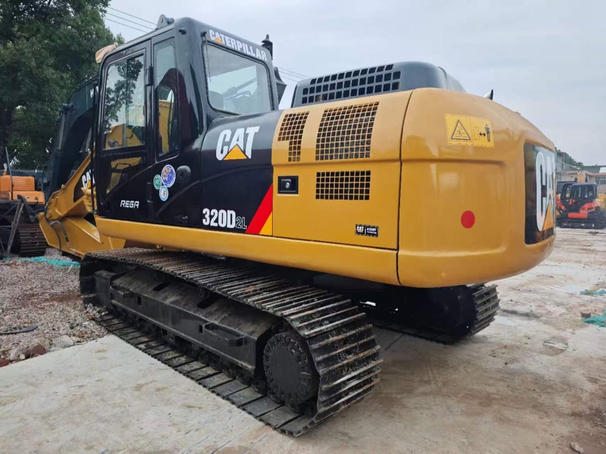 Used Caterpillar CAT 320D2L Tracked Excavator