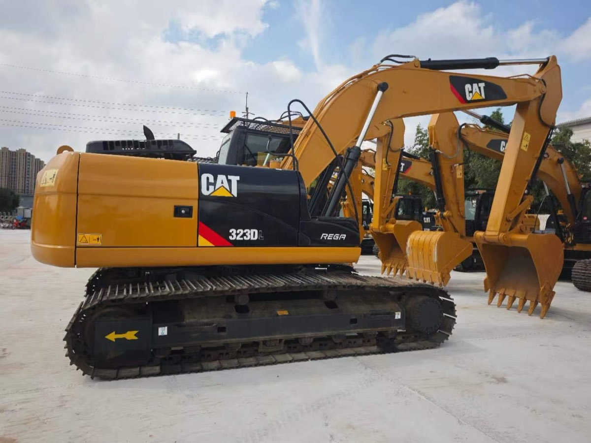 Used Caterpillar CAT 323DL Tracked Excavator