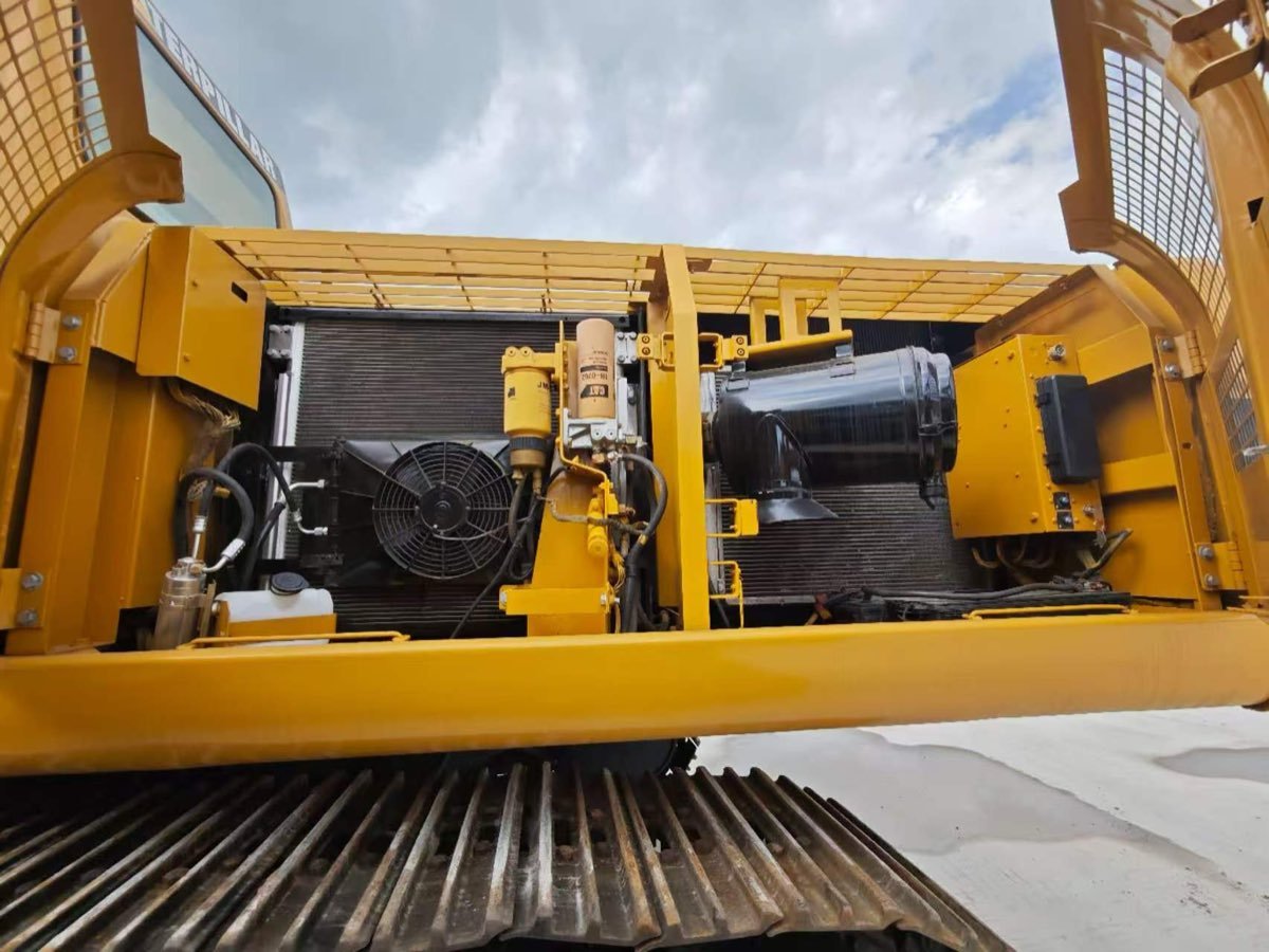 Used Caterpillar CAT 330CL Tracked Excavator photo 4