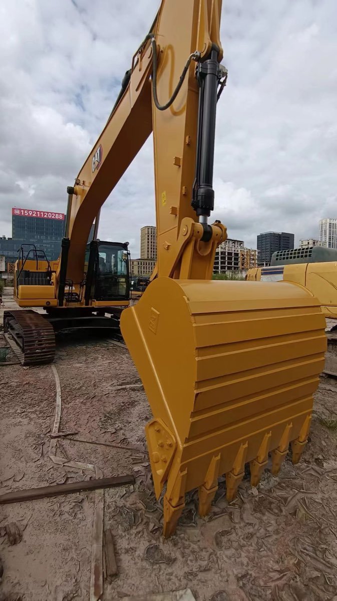 Used Caterpillar CAT 330GC-tracked-excavator photo 3