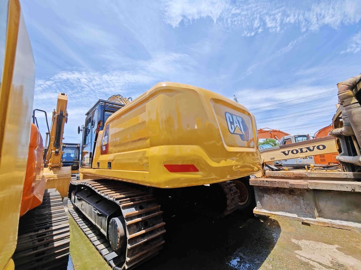 Used Caterpillar CAT 336-tracked-excavator photo 3