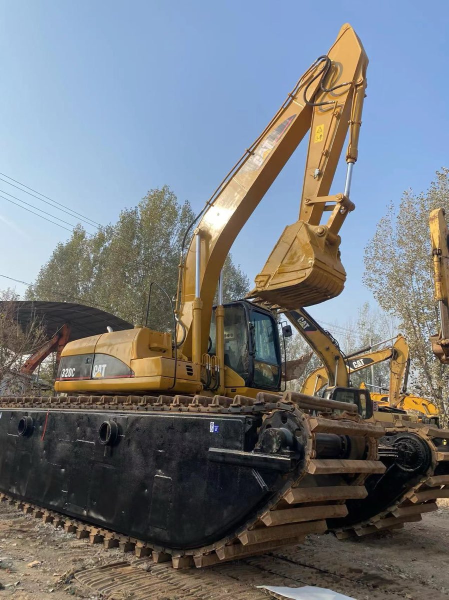 Used Caterpillar Stock 320 Tracked Excavator photo 2
