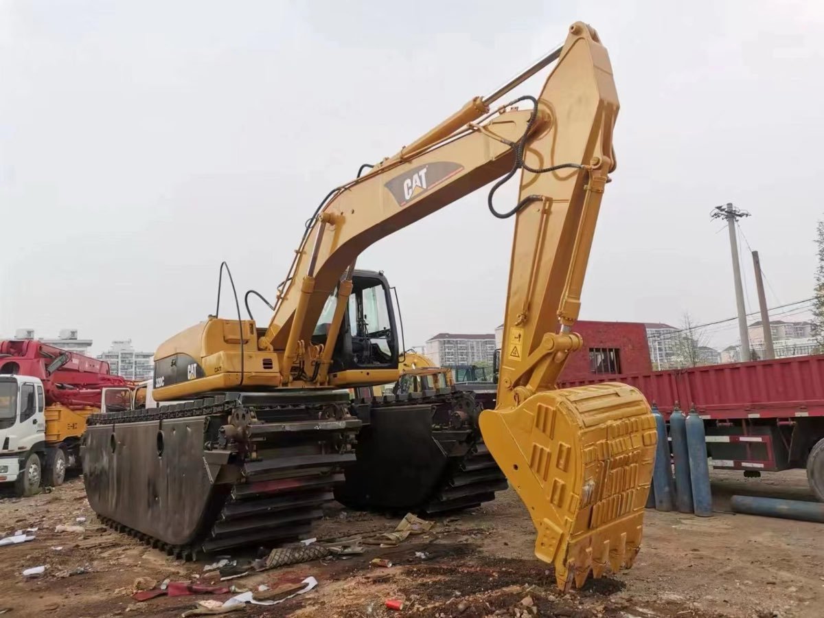 Used Caterpillar Stock 320 Tracked Excavator photo 4