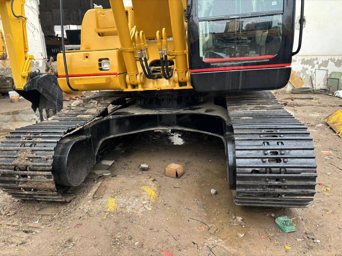 Used Caterpillar Stock 320 Tracked Excavator photo 3