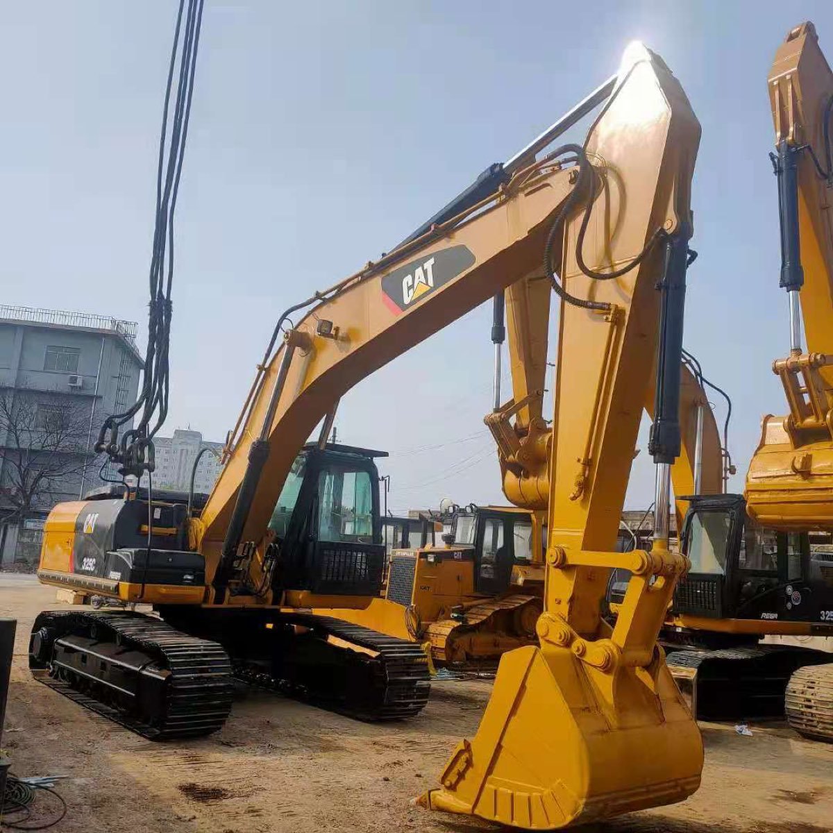 Used Caterpillar Stock 325 Tracked Excavator photo 2