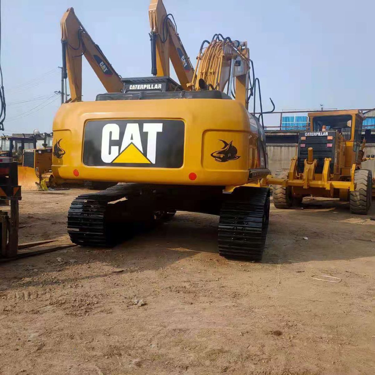 Used Caterpillar Stock 325 Tracked Excavator photo 3