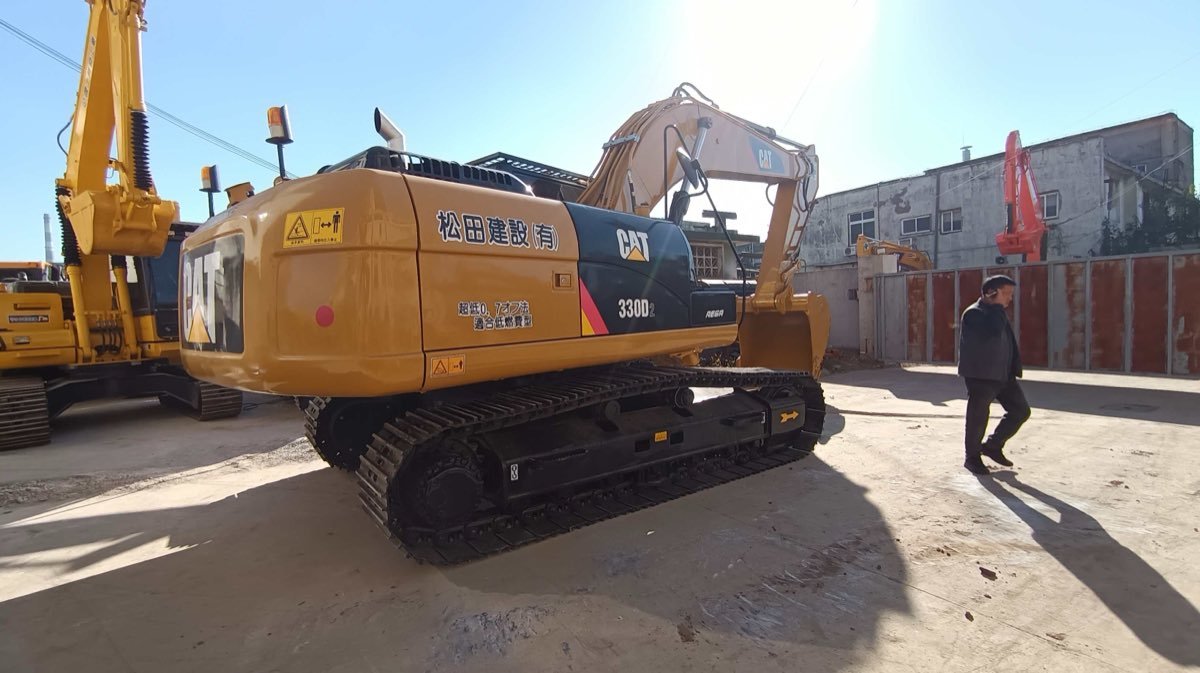 Used Caterpillar Stock 330 Tracked Excavator photo 4