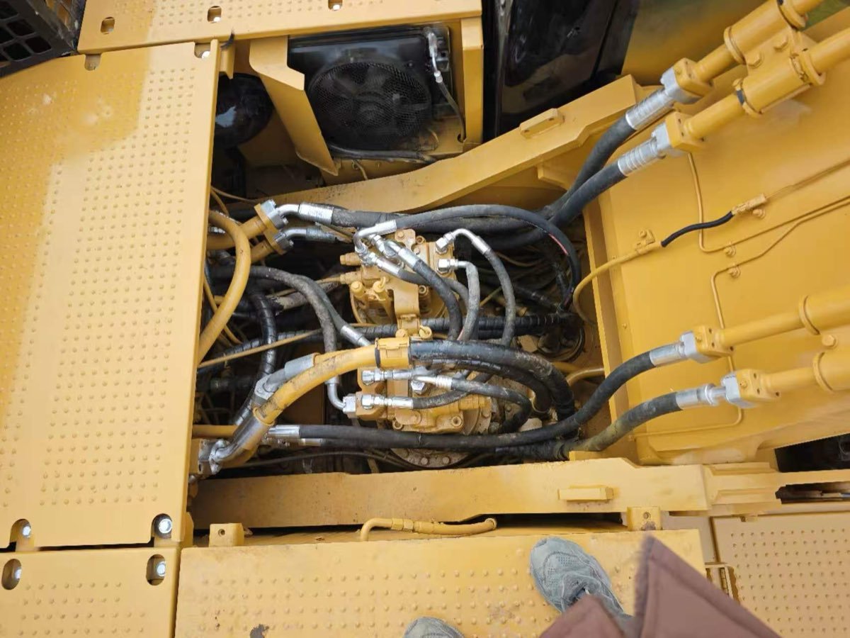 Used Caterpillar Stock 340 Tracked Excavator photo 4