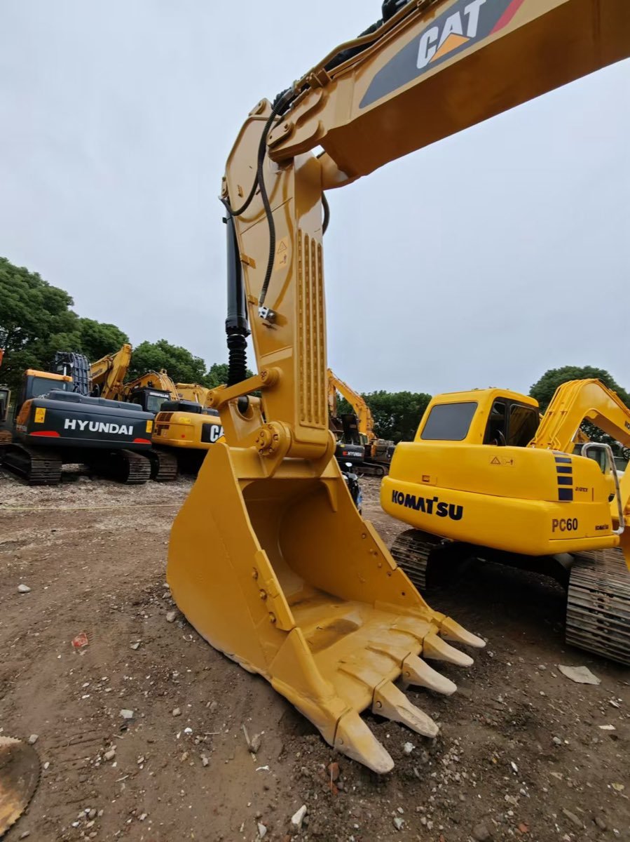 Used Caterpillar Stock 349 Tracked Excavator photo 4