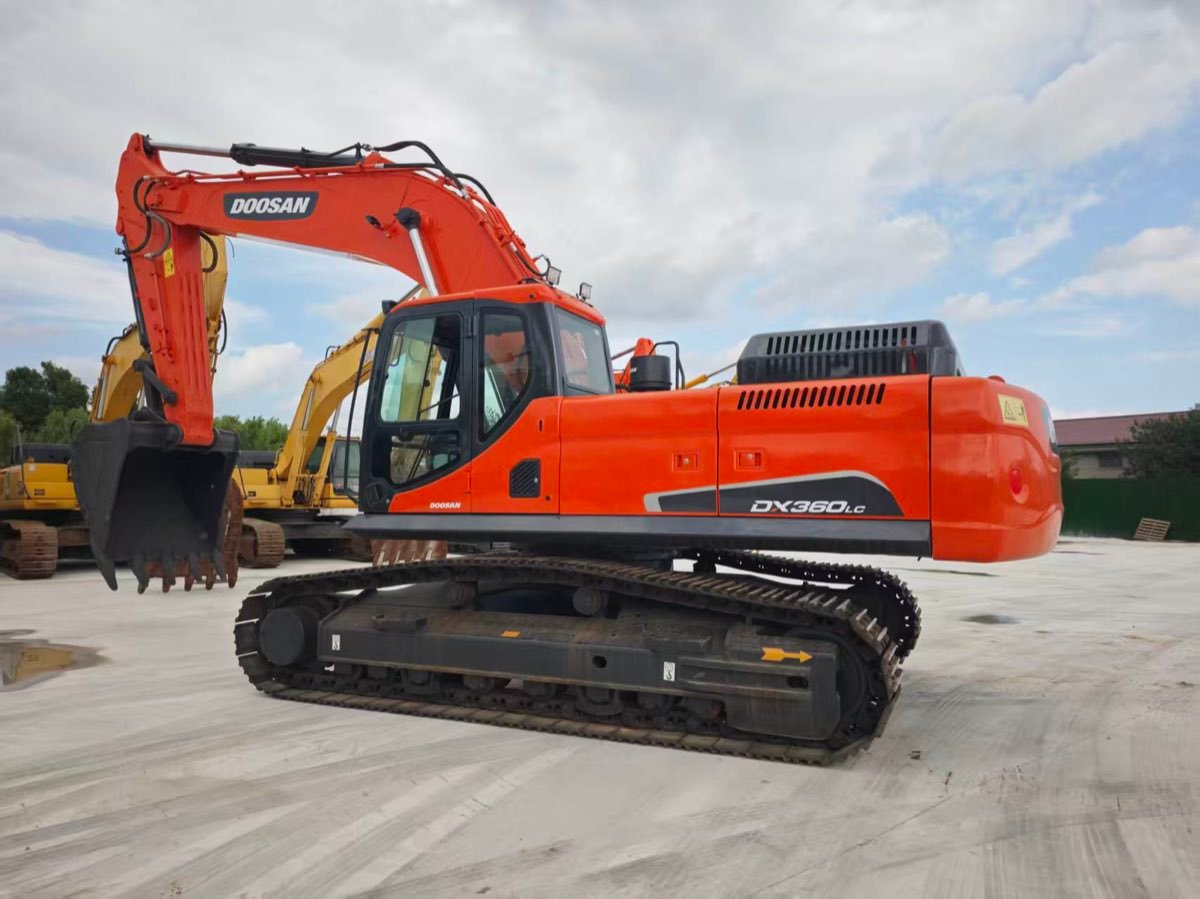 Used Doosan DX360LC Tracked Excavator
