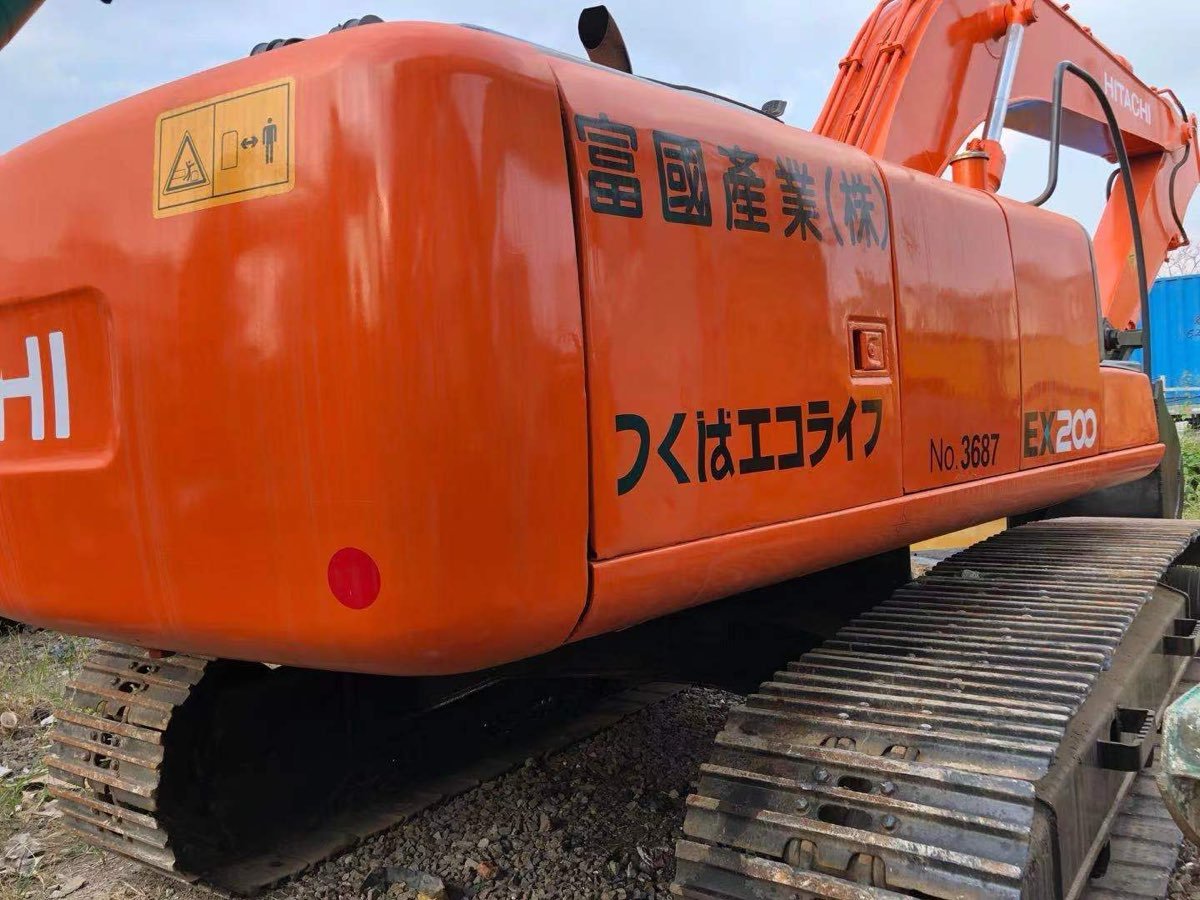 Used Hitachi EX-200-5-tracked-excavator photo 4