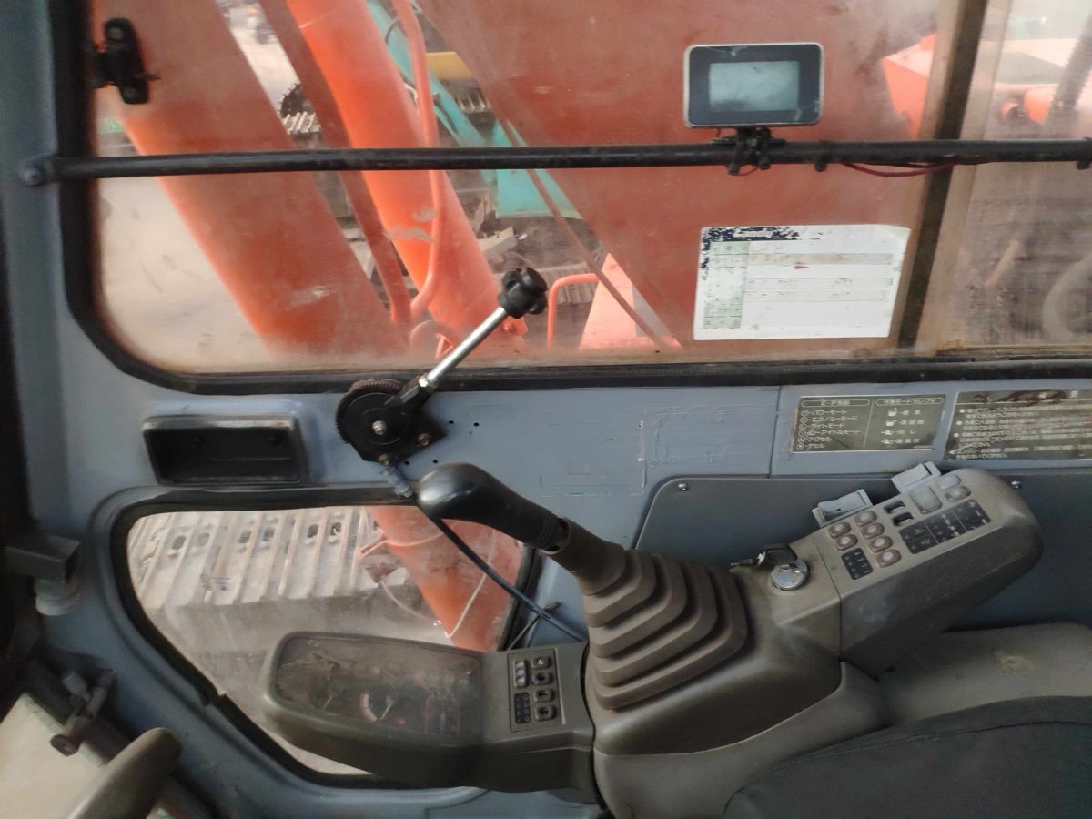 Used Hitachi EX120-2-tracked-excavator photo 2