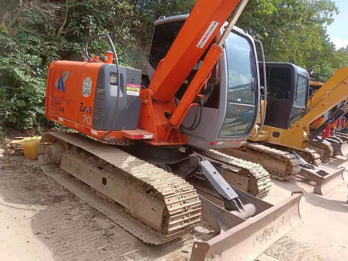 Used Hitachi ZX-70-tracked-excavator photo 2