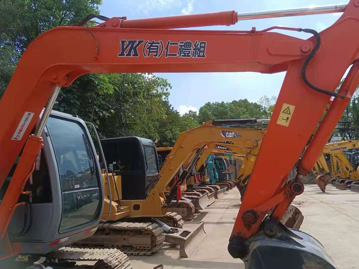 Used Hitachi ZX-70-tracked-excavator photo 4