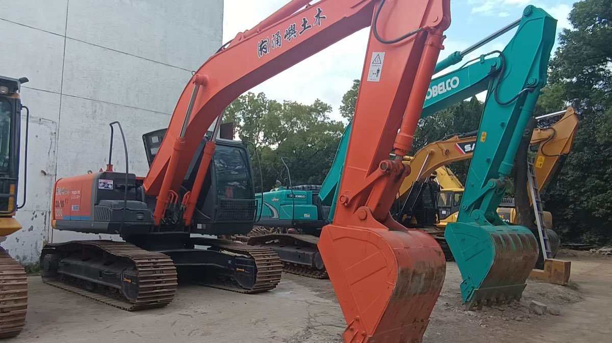 Used Hitachi zx200-3G Tracked Excavator
