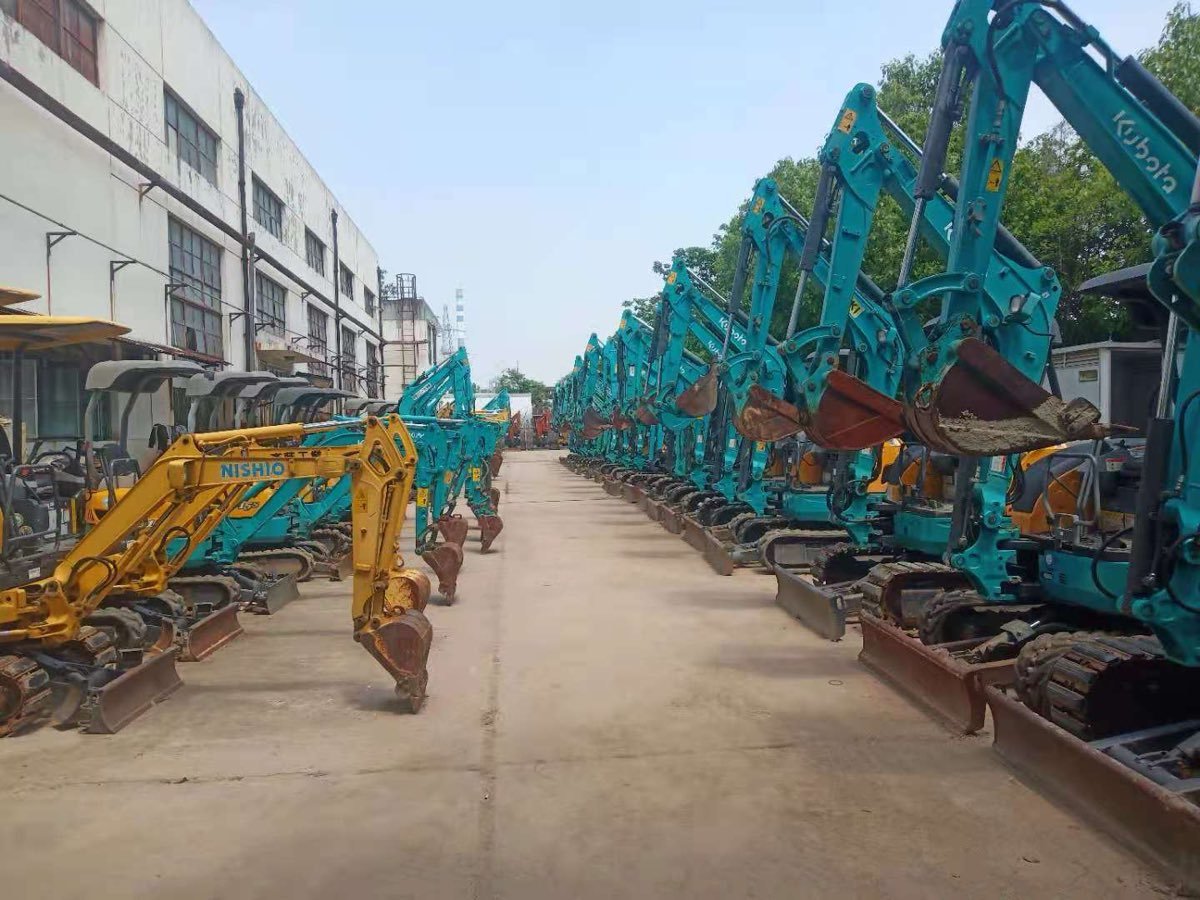 Used Hitachi ZX30-tracked-excavator photo 4