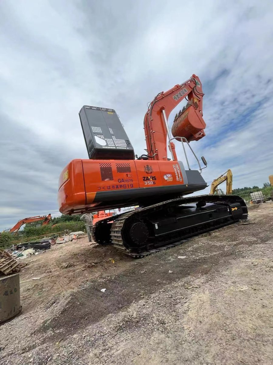 Used Hitachi ZX350-3-tracked-excavator photo 4