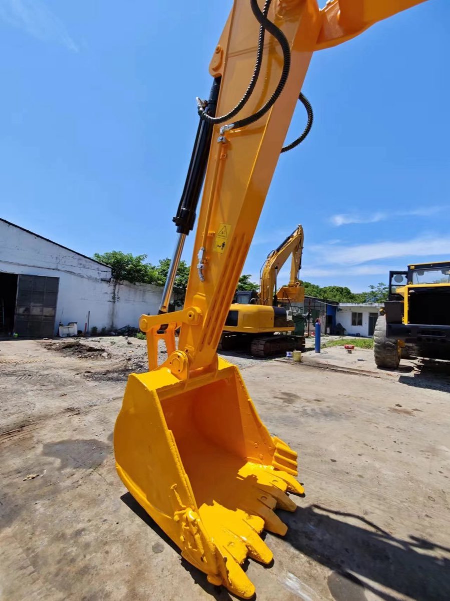 Used Hyundai Stock 210 Wheeled Excavator photo 2