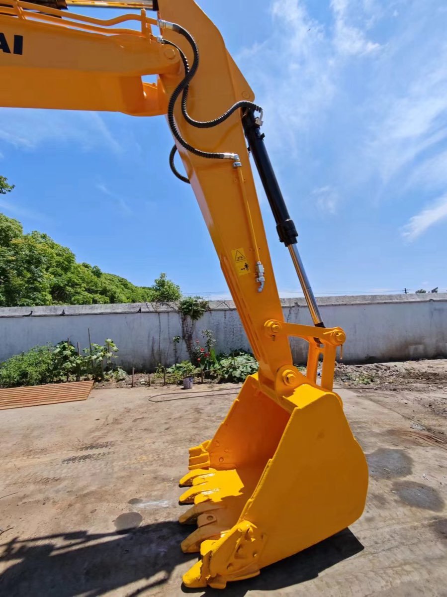 Used Hyundai Stock 210 Wheeled Excavator photo 3