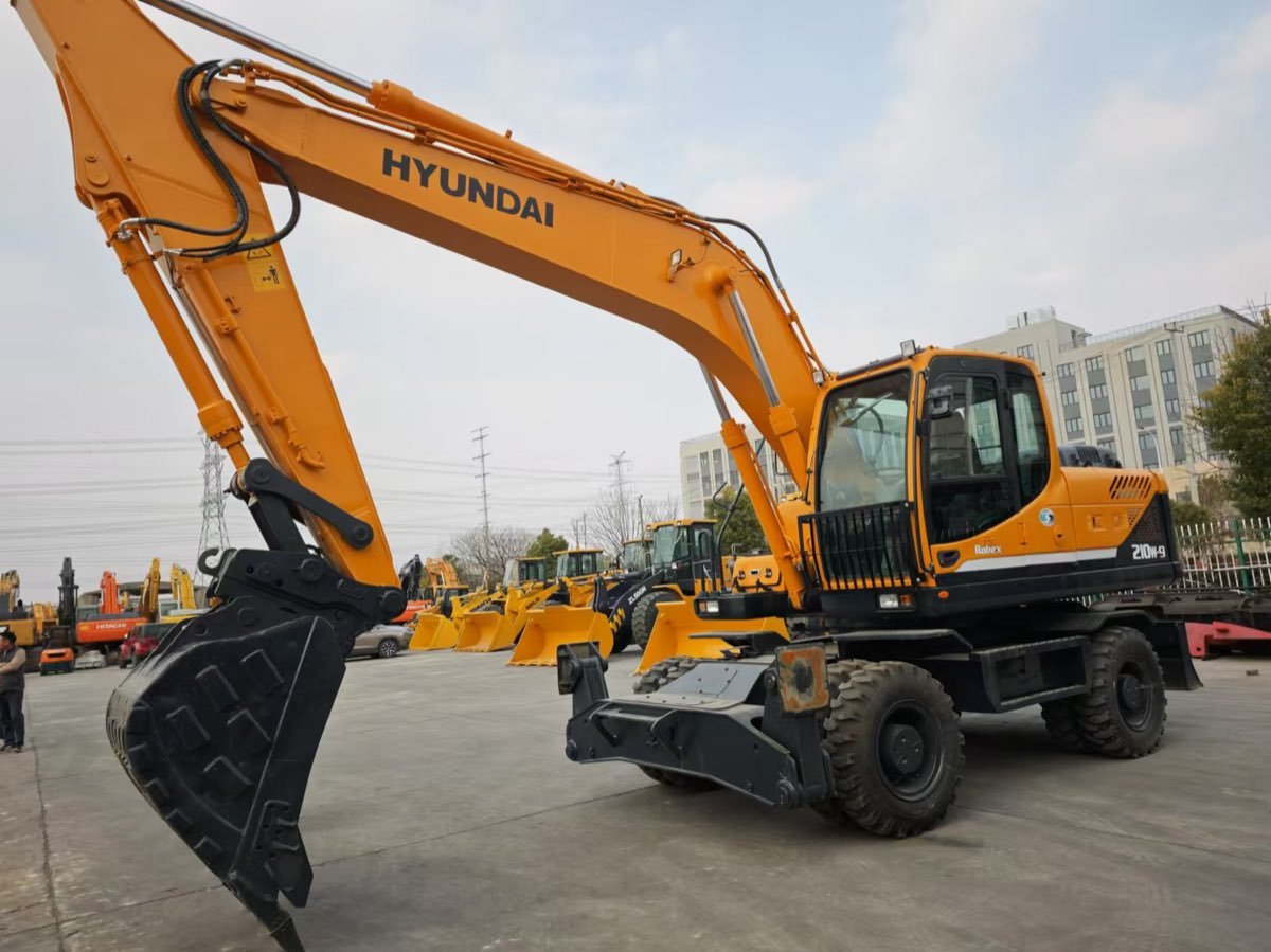 Used Hyundai 210W-9 Wheel Excavator
