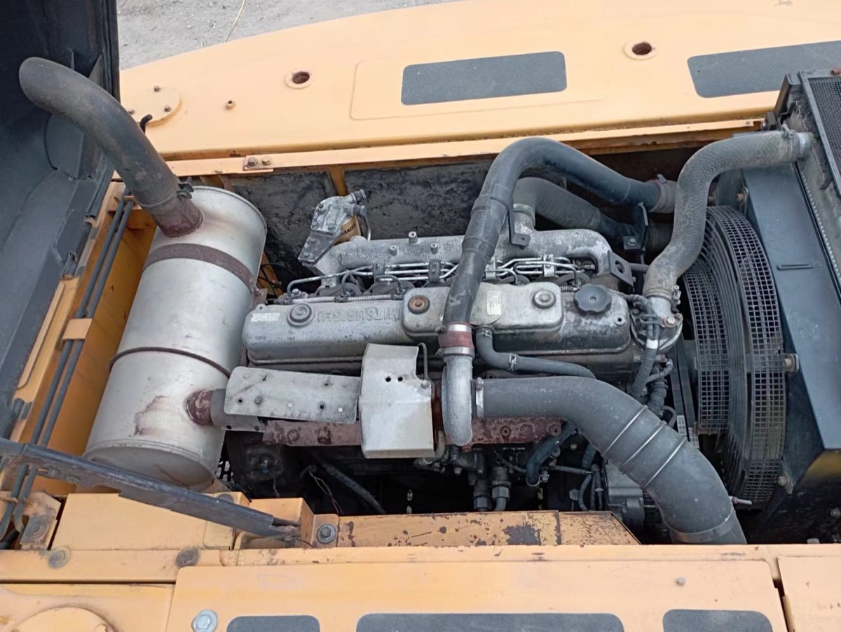 Used Hyundai Stock 215 Tracked Excavator photo 3