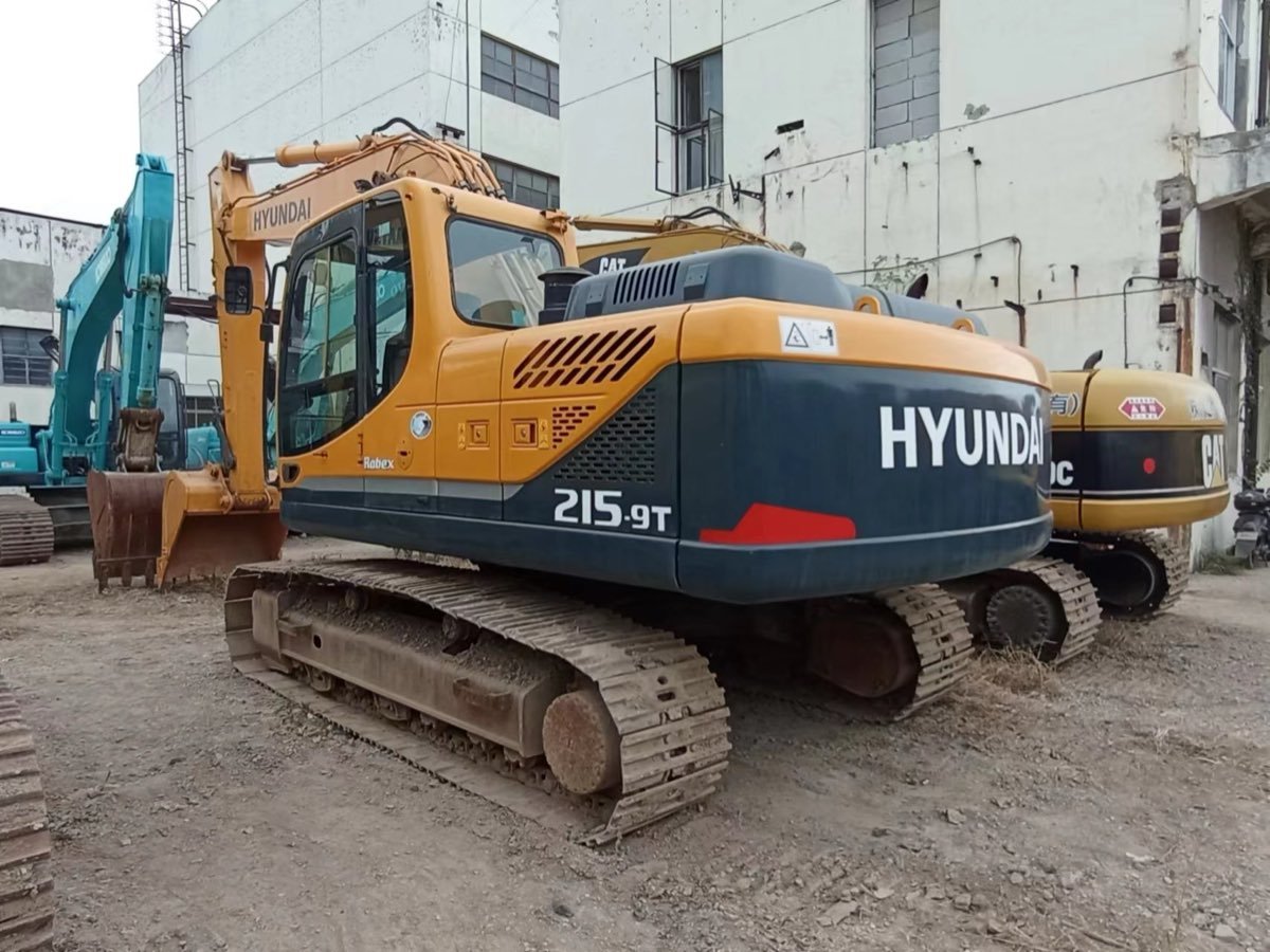Used Hyundai Stock 215 Tracked Excavator photo 4