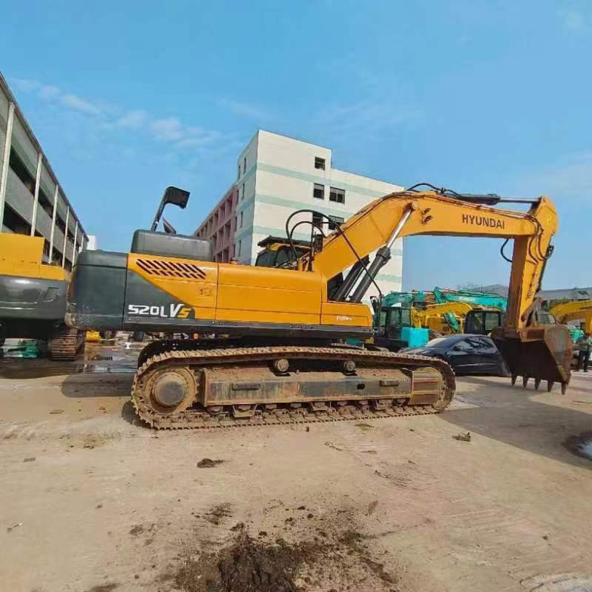 Used Hyundai Stock 520 Tracked Excavator photo 3