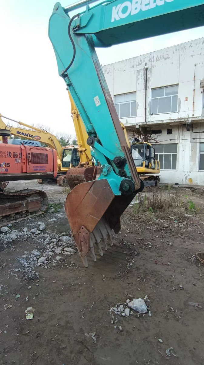 Used Kobelco SK-200-6 Tracked Excavator