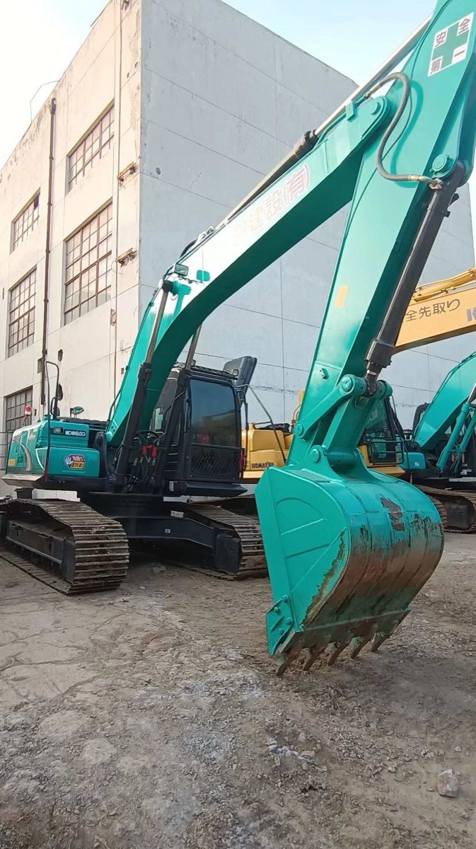 Used Kobelco SK-200-8-tracked-excavator photo 3