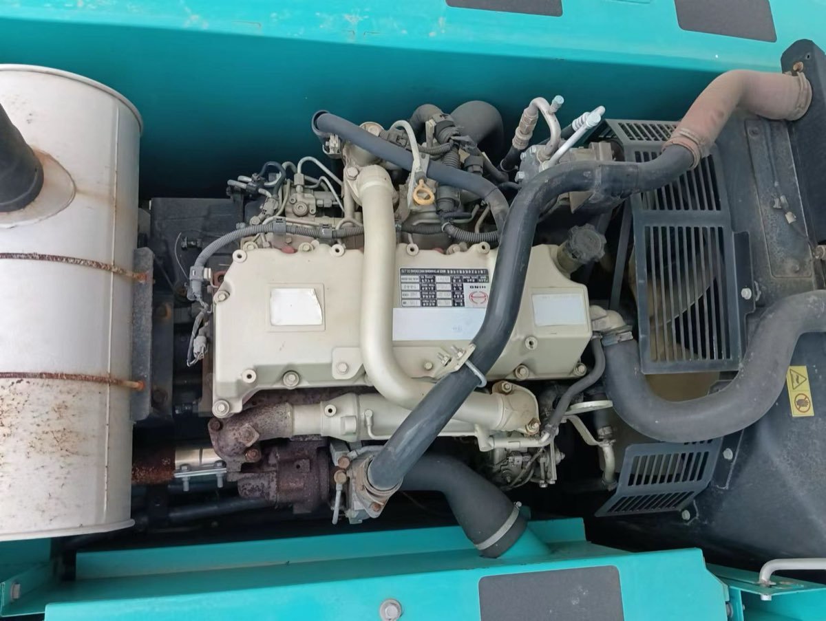 Used Kobelco SK-210-tracked-excavator photo 4